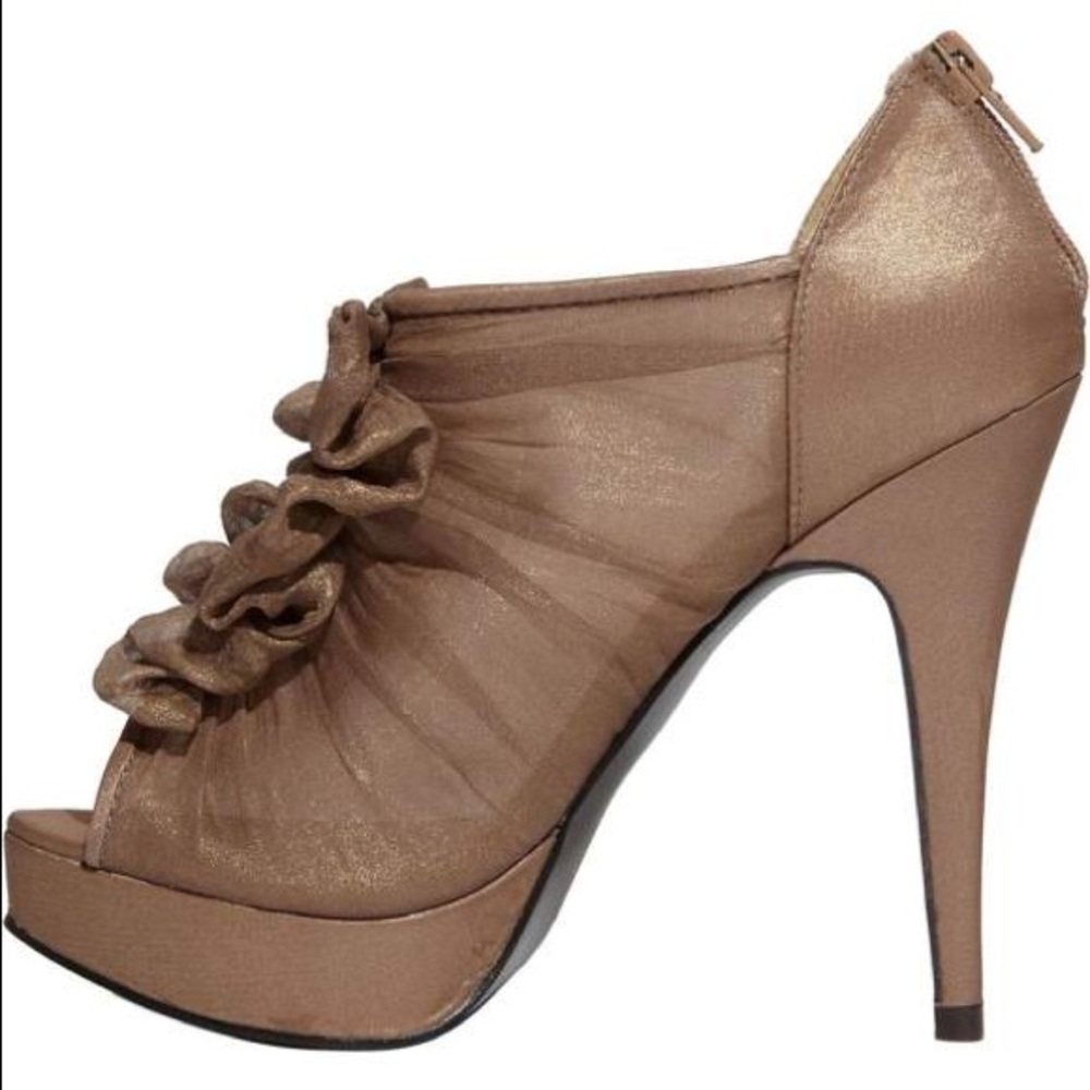 Chinese Laundry Bronze Haylie peep toe pump